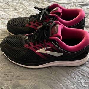 Brooks Women's Black and Magenta Athletic Shoes